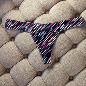 VS PINK Yoga Thong Panty